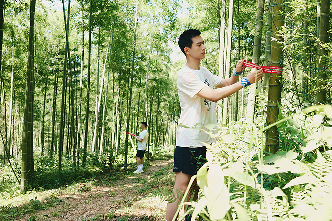 飞抵山巅 “野，就一步”！ 2024 HOKA飞跑嘉年华携近千名跑者解锁越野新体验