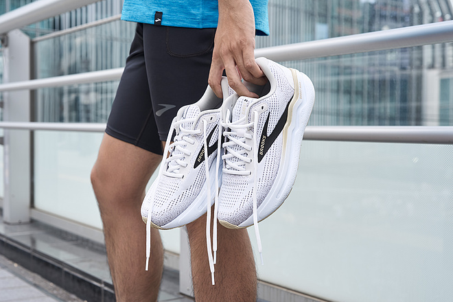 Brooks布鲁克斯缓震跑鞋GHOST幽灵MAX 2迭代登场