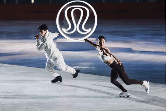 韩聪、任俊霏、邢珈宁等花滑运动员献舞“Wunder Puff动态剧场”