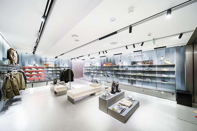 SALOMON萨洛蒙上海新天地旗舰店盛大启幕，引领品牌新纪元