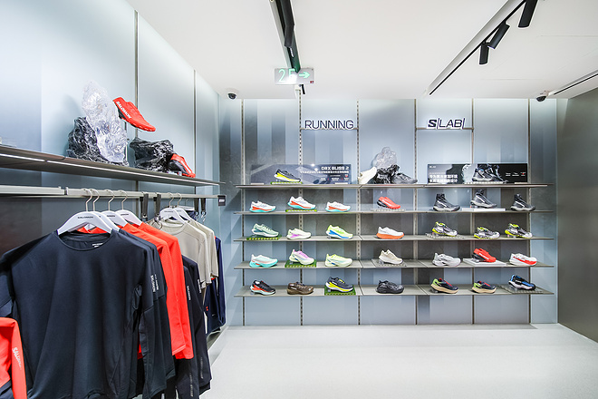 SALOMON萨洛蒙上海新天地旗舰店盛大启幕，引领品牌新纪元