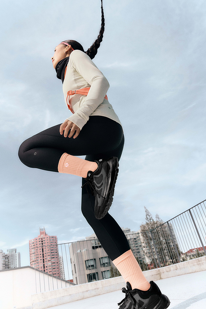 穿上冷天畅跑装备，与lululemon一起动不“冻”就跑