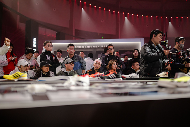 从“零”制胜，竞速超越 ——ADIZERO 0系列科技发布会