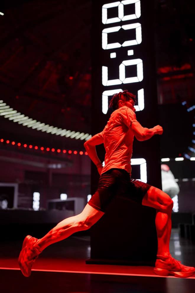 从“零”制胜，竞速超越 ——ADIZERO 0系列科技发布会