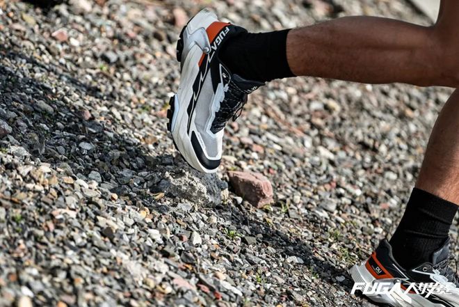 燃烧GEAR |大坡王2代登场！FUGA DU2 大坡王实测