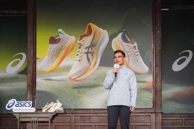 2025 成都世遗马拉松精彩落幕 ASICS亚瑟士携手跑者共创城市跑步新篇章