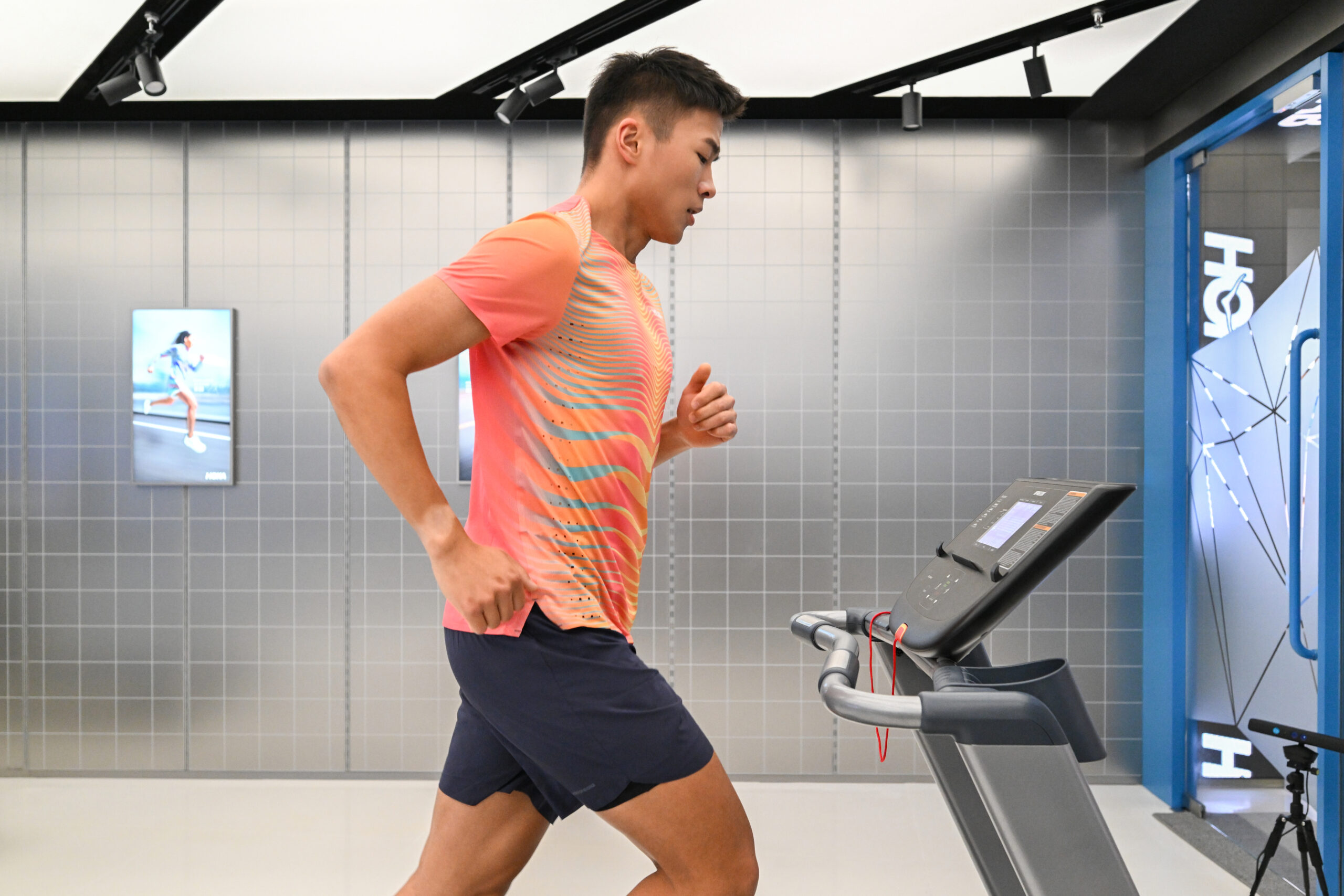 燃动全城！HOKA ONE ONE®全球首家品牌体验中心与跑者齐飞