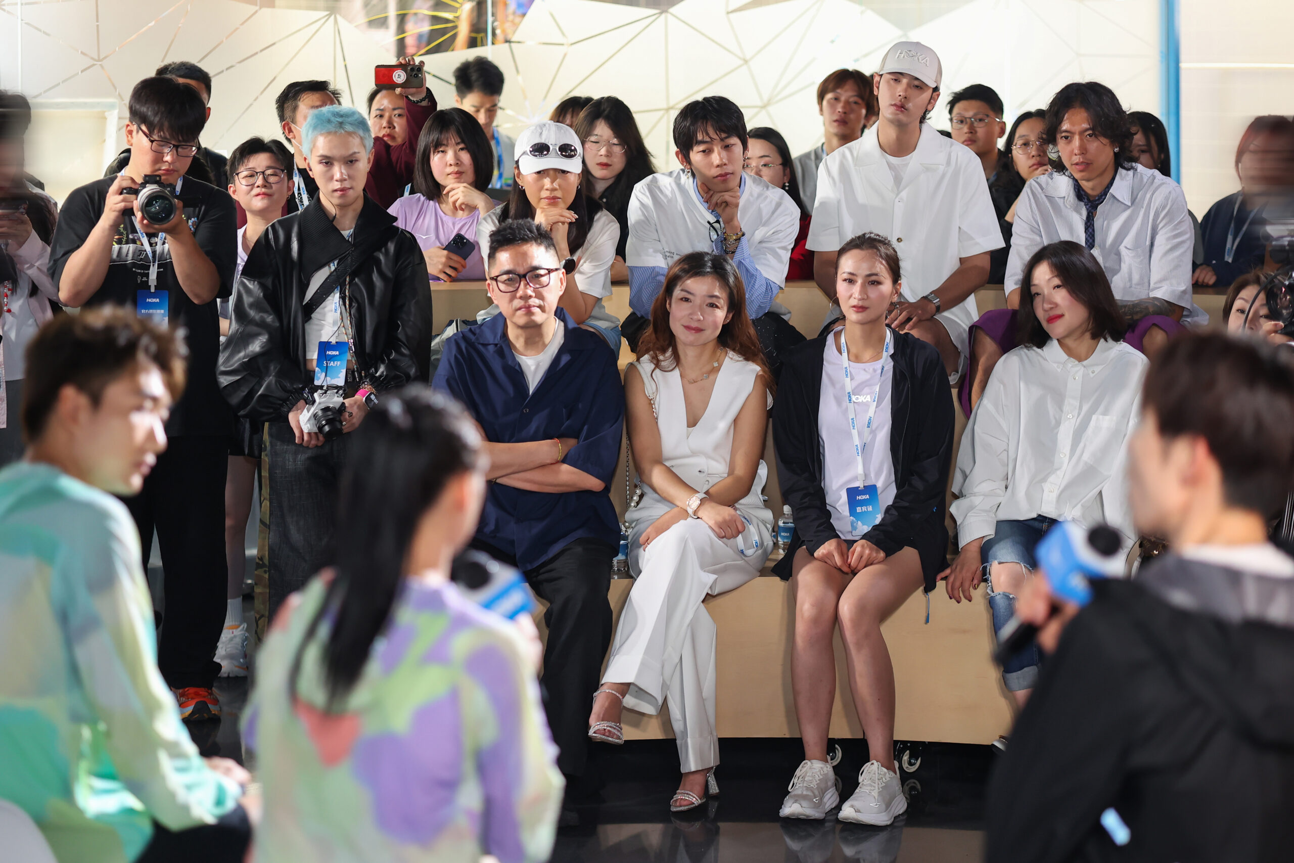 燃动全城！HOKA ONE ONE®全球首家品牌体验中心与跑者齐飞