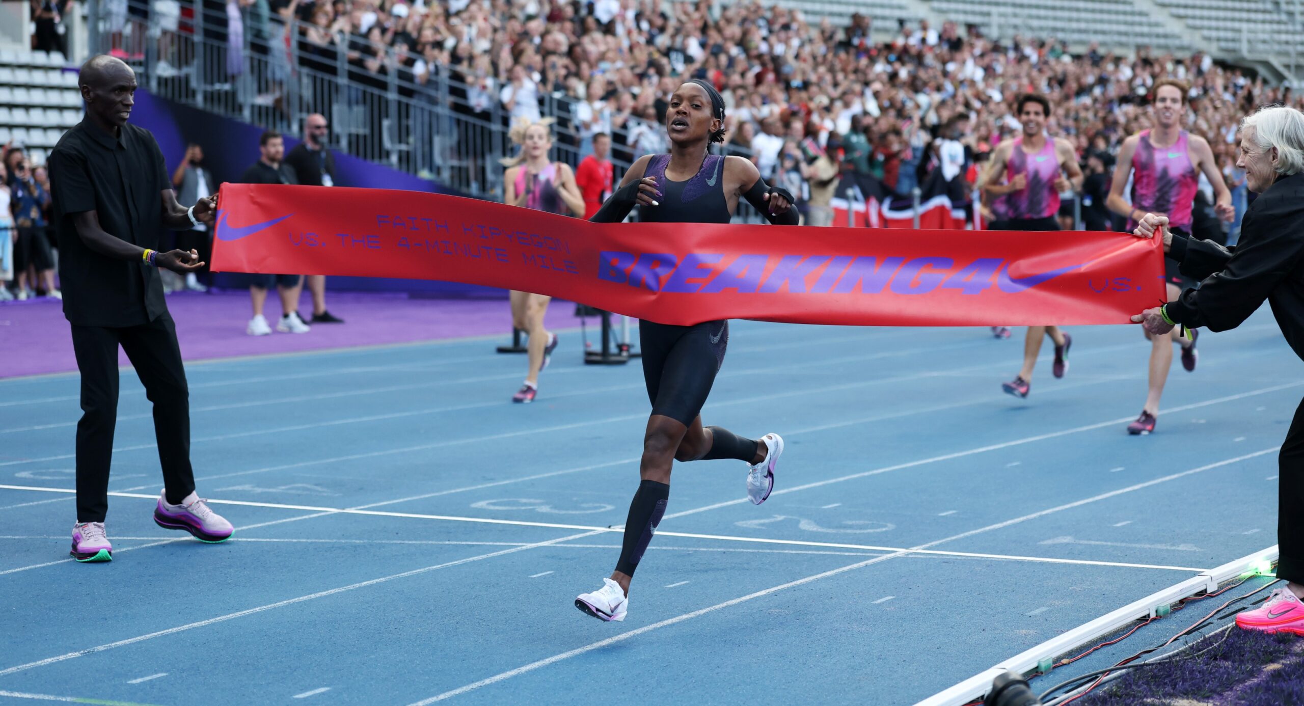 菲斯·基普耶贡再书传奇，一英里创个人记录新高