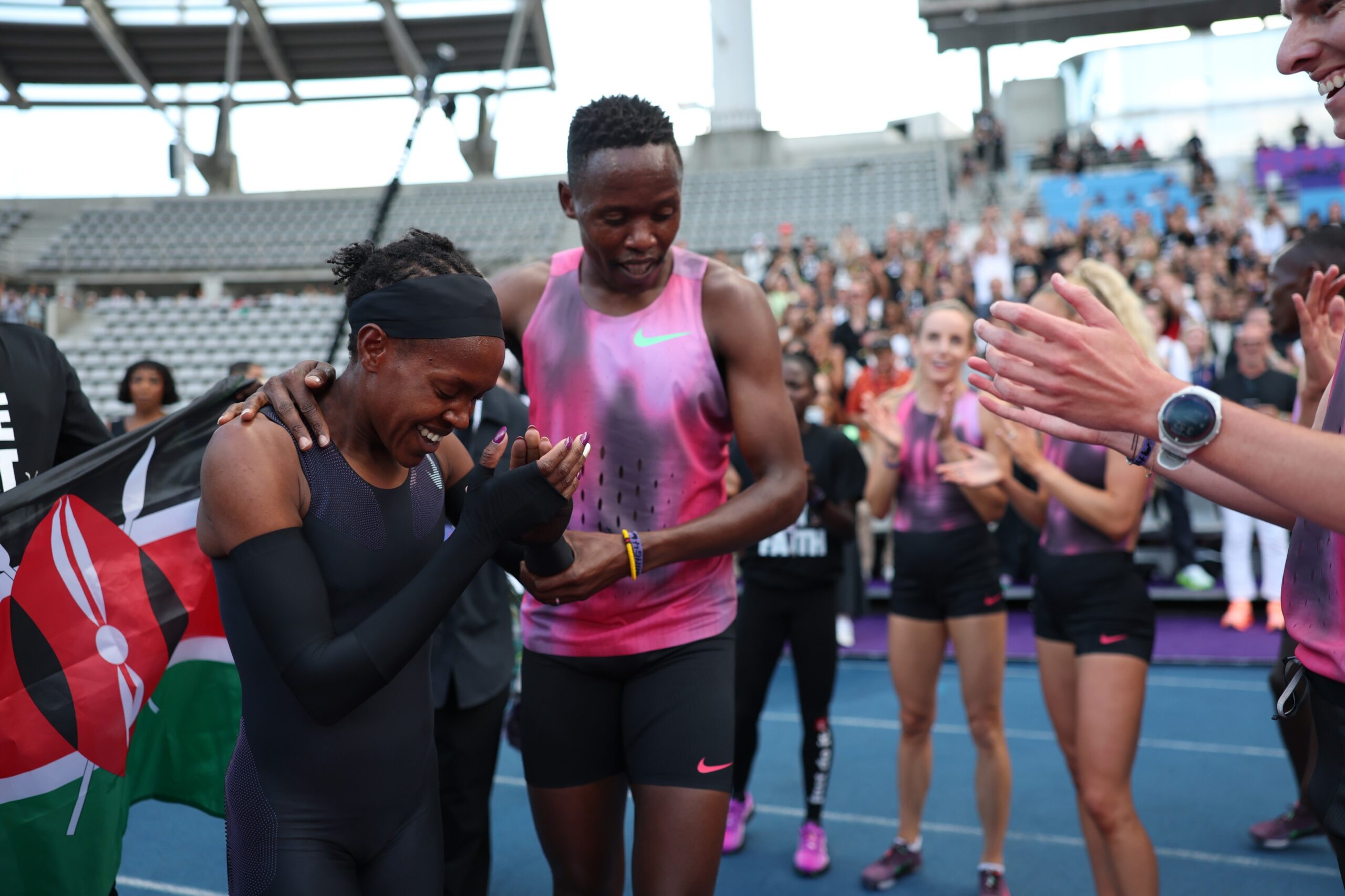 菲斯·基普耶贡再书传奇，一英里创个人记录新高