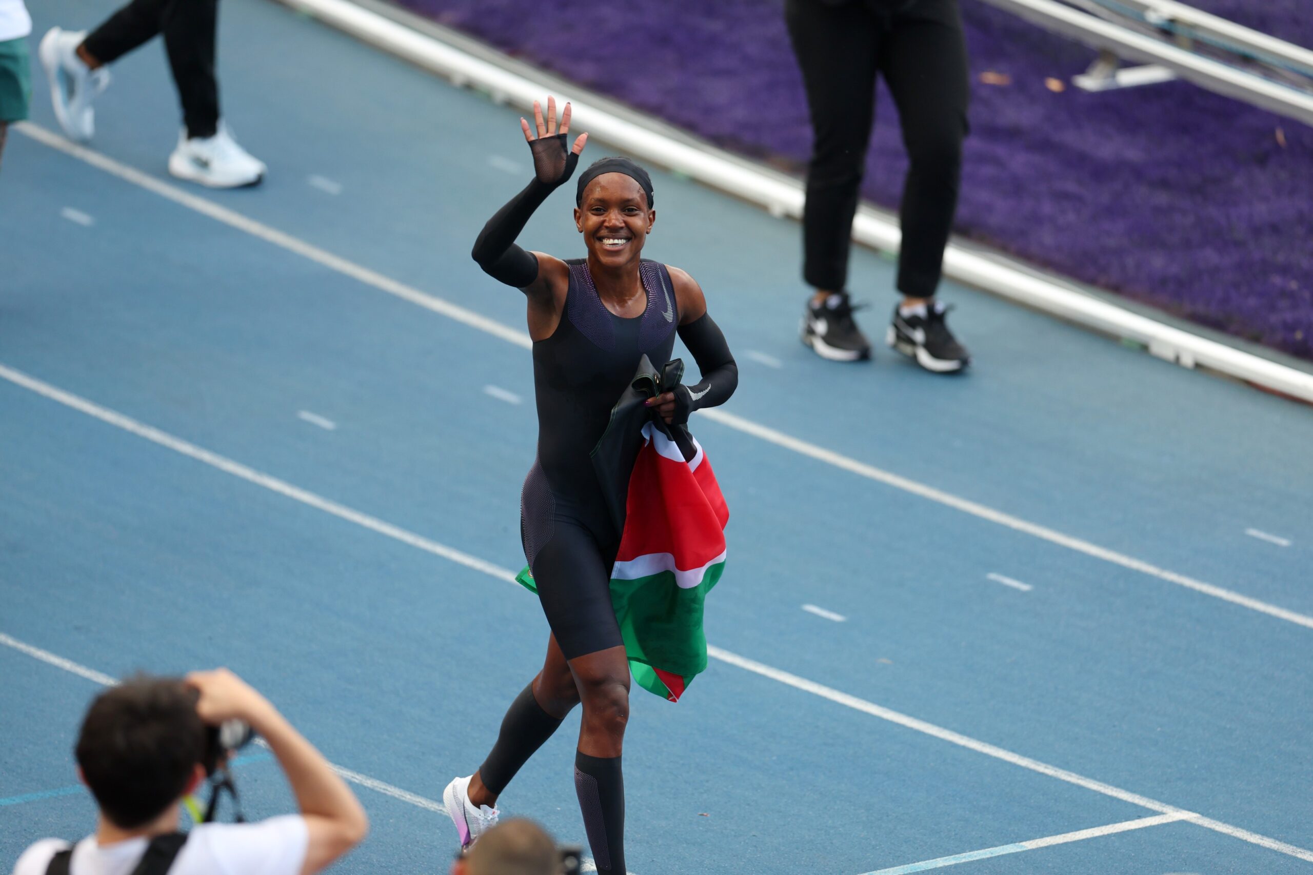 菲斯·基普耶贡再书传奇，一英里创个人记录新高