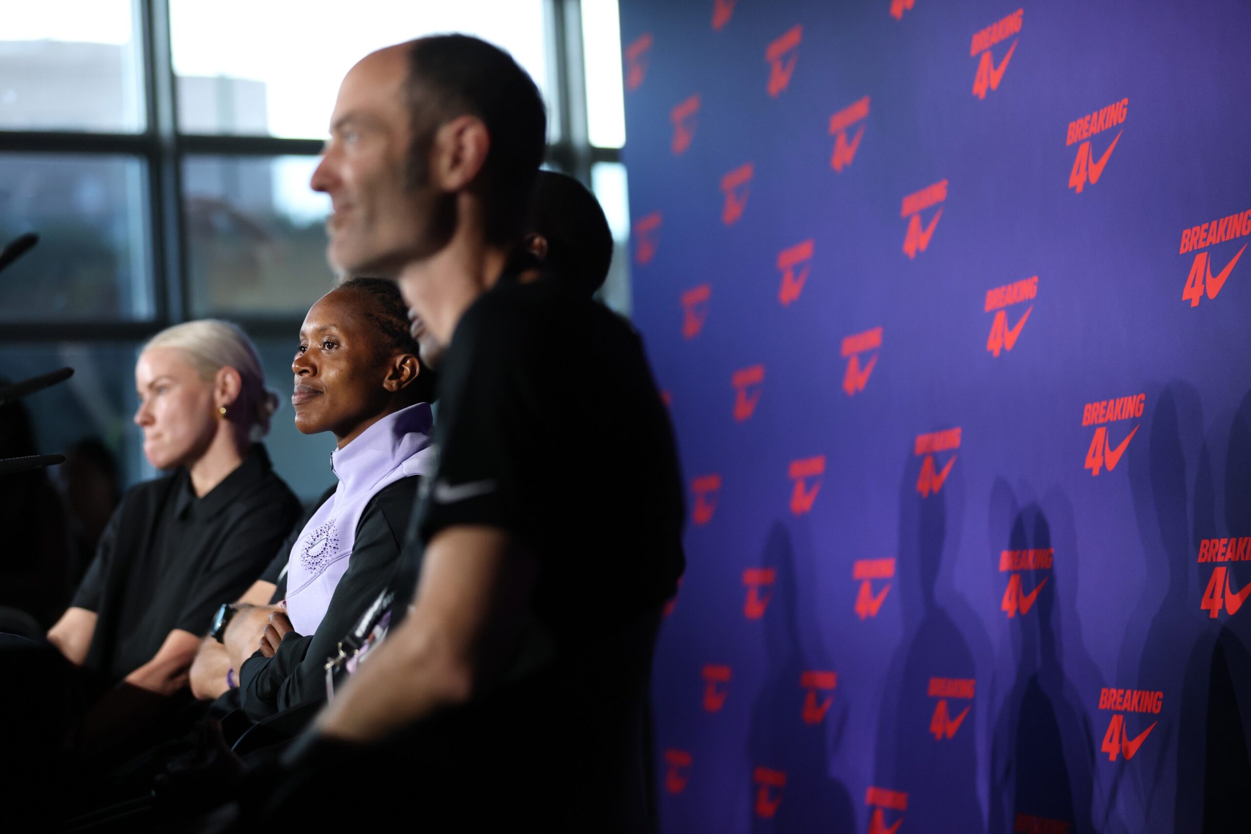 菲斯·基普耶贡再书传奇，一英里创个人记录新高