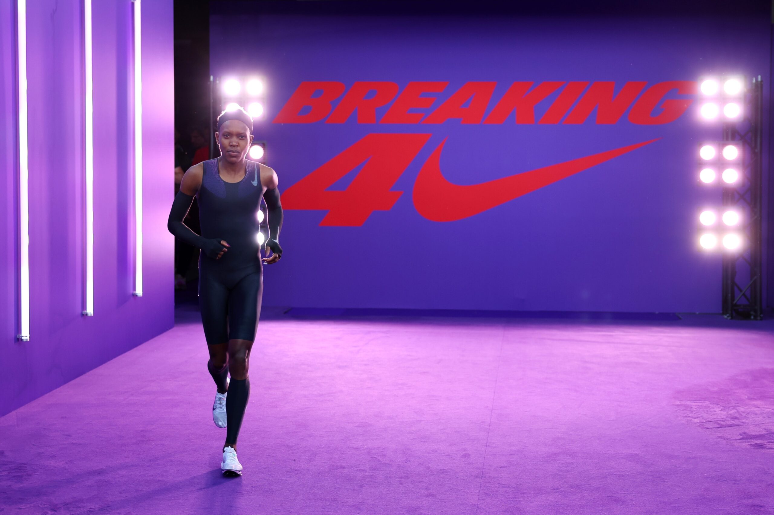 菲斯·基普耶贡再书传奇，一英里创个人记录新高