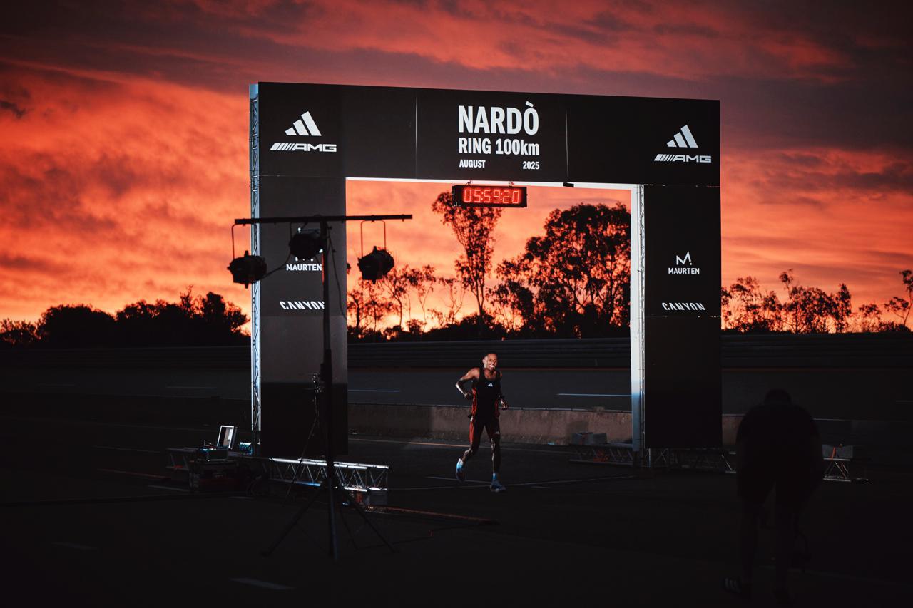 西布西索·库布赫卡突破百公里六小时大关 阿迪达斯尖端疾速科技助力极限挑战